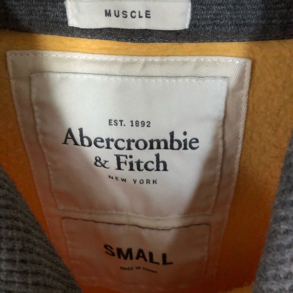 A&F sweater - Picture 2 of 3